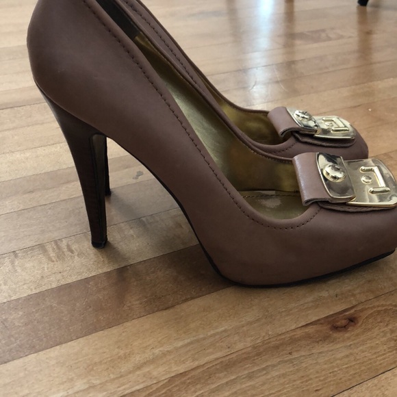 Nine West heels - Picture 1 of 3